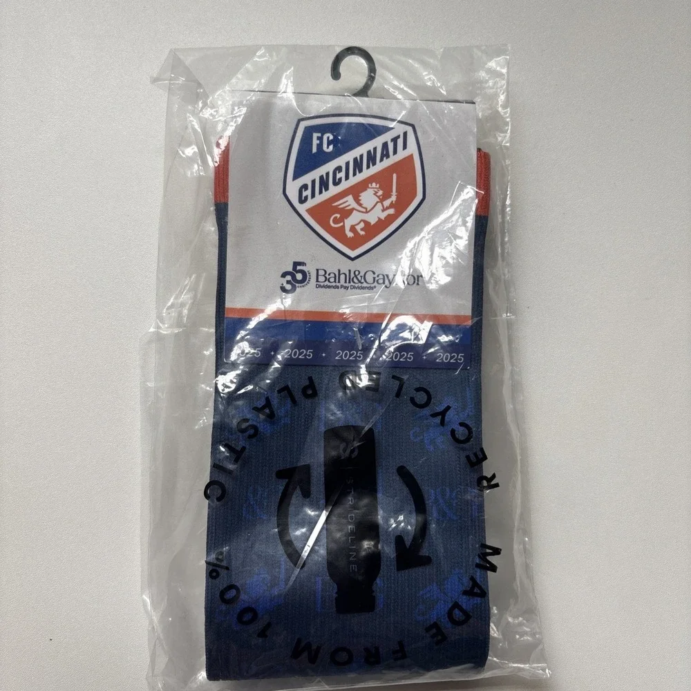 Strideline FC Cincinnati Blue Orange Socks Size M/L Christmas Soccer MLS